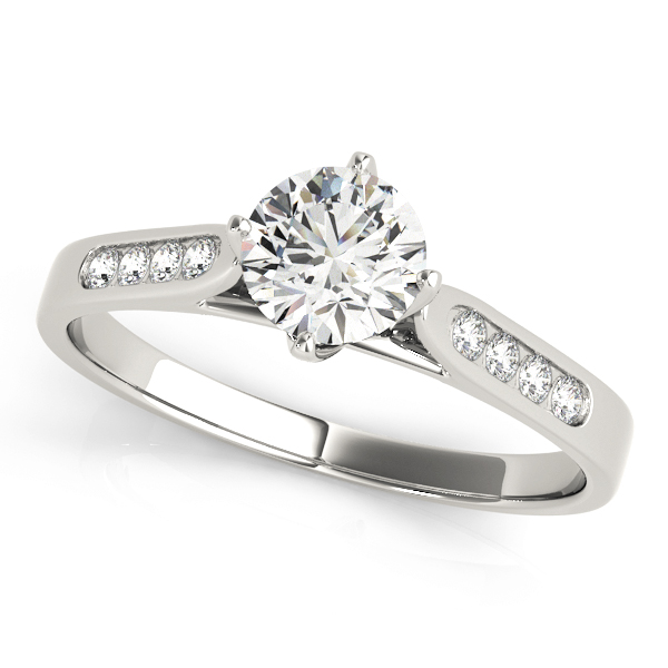 Traditional Style Round Diamond Engagement Ring